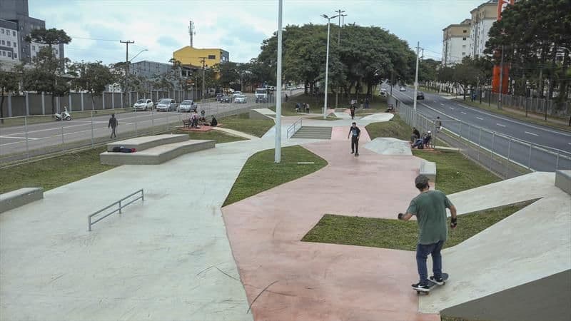 Wences Plaza